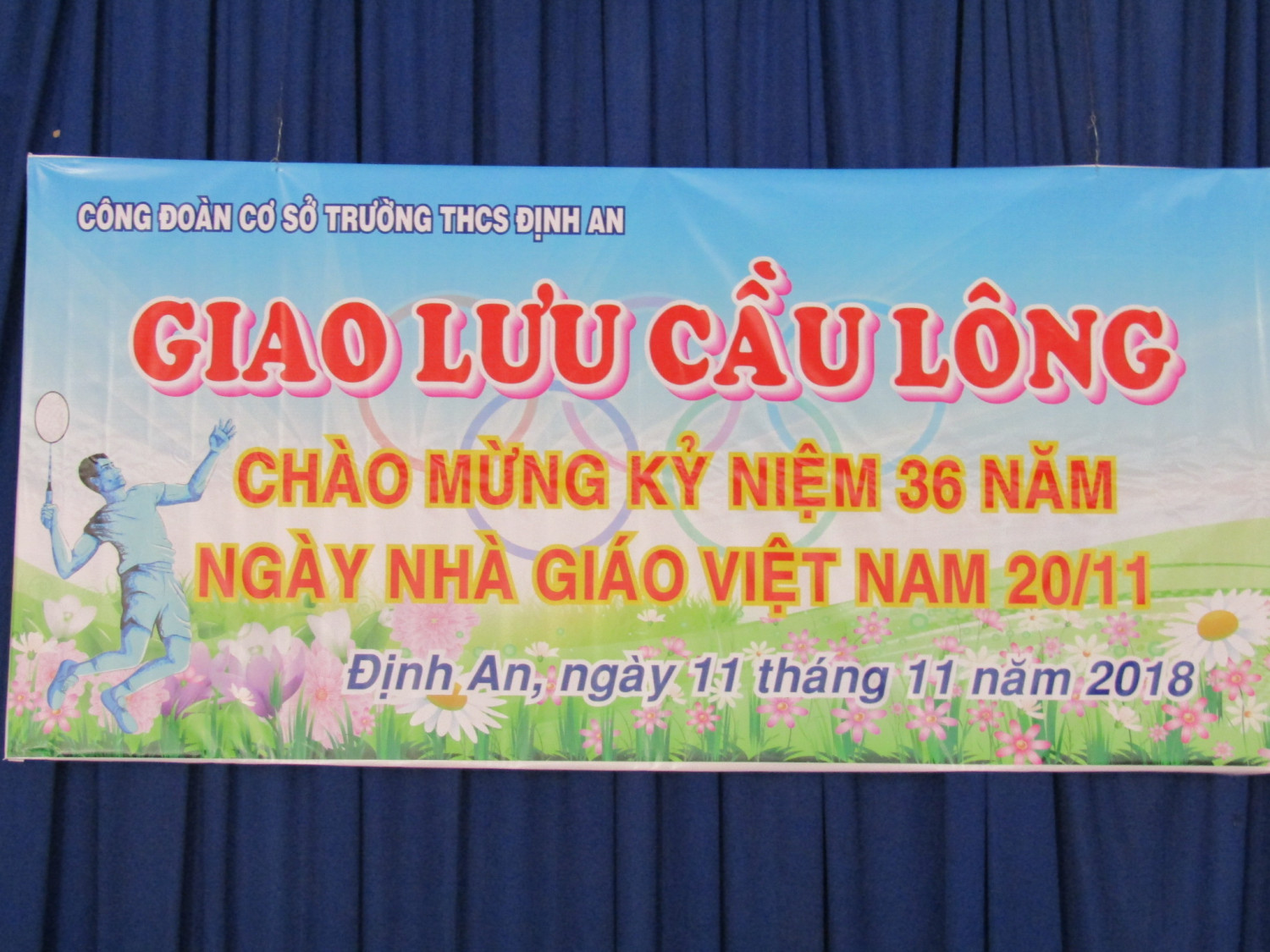 Giao lưu cầu lông chào mừng 36 năm Ngày Nhà Giáo Việt Nam